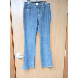 St. John's Bay Womans Bootleg Cut Blue DenimJean Size 8 new